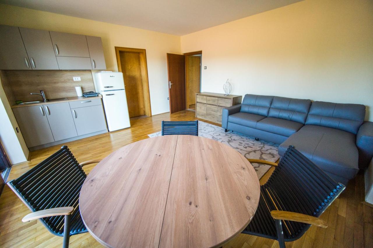 Apartments Sara 7, 8, 9 Portorož Buitenkant foto