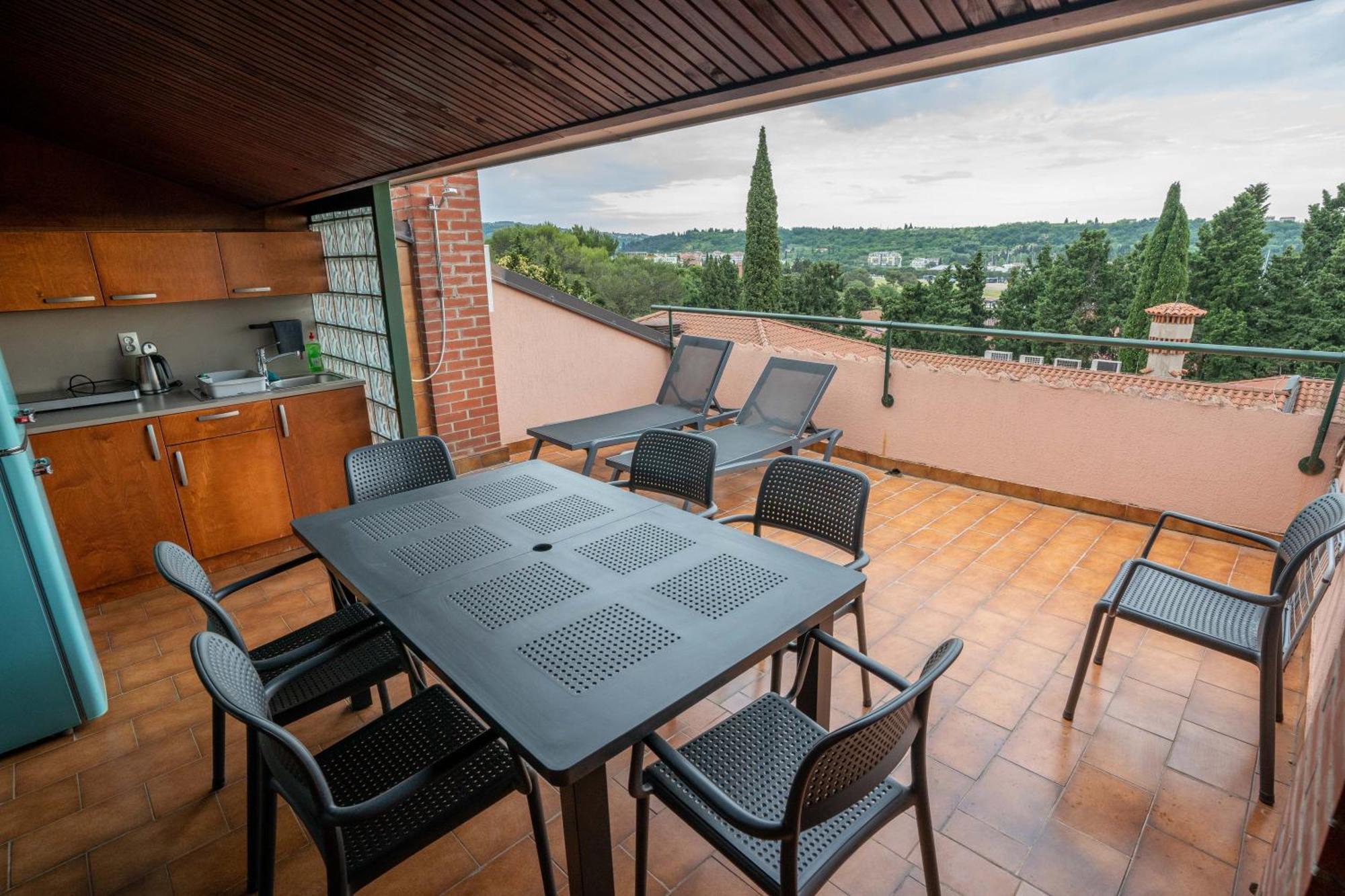 Apartments Sara 7, 8, 9 Portorož Buitenkant foto